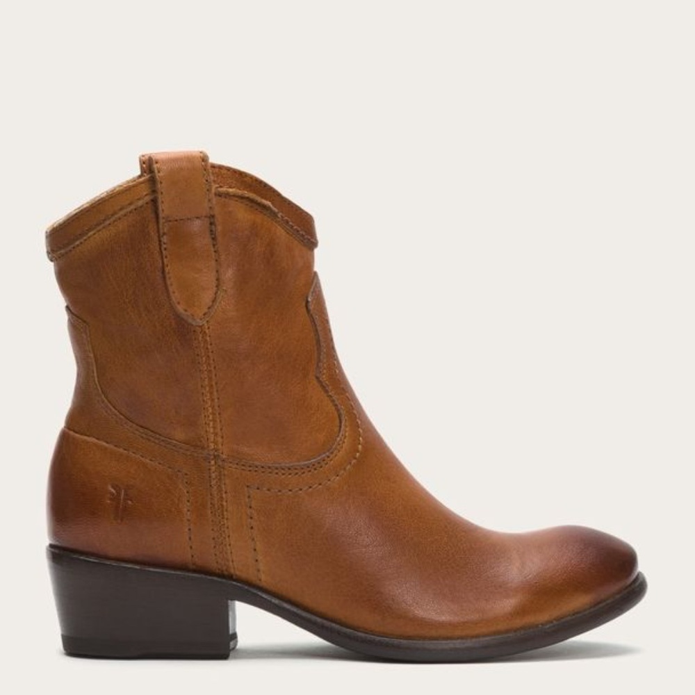 Frye Carson Shortie Cognac Ankle Boots - Worn Once for an Hour w/ Tags in Box - Picture 3 of 16